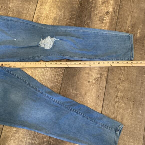 Levi's Women's 711 Skinny Not Now Distressed Mid- Rise Plus Size Jeans Size 18W - Picture 6 of 11